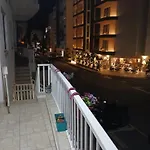 Appartamento Large, Spacious 3 Bedroom Near The Sea *