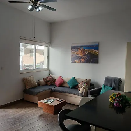 Apartment Spacious 3 Bedroom Near The Sea *