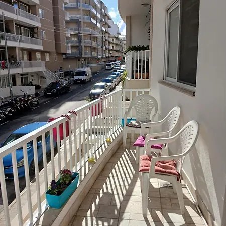 Daire Spacious 3 Bedroom Near The Sea St. Paul's Bay