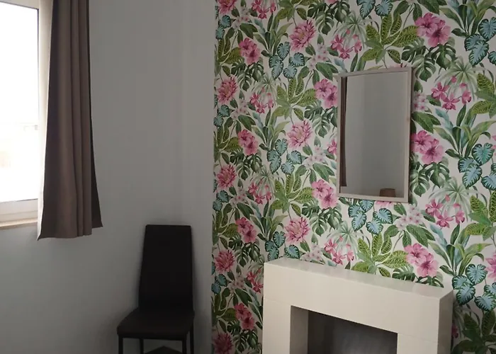 Апартаменты Spacious 3 Bedroom Near The Sea Сент-Полс-Бей