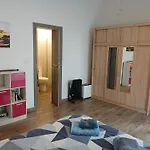 Large, Spacious 3 Bedroom Near The Sea アパート セント・ポールズ・ベイ