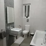 Large, Spacious 3 Bedroom Near The Sea セント・ポールズ・ベイ