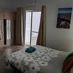 Large, Spacious 3 Bedroom Near The Sea *
