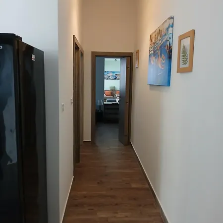 Spacious 3 Bedroom Near The Sea *