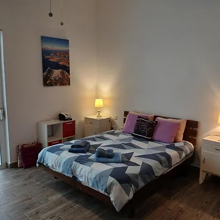 Spacious 3 Bedroom Near The Sea *