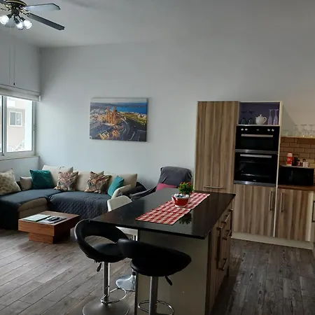 Spacious 3 Bedroom Near The Sea Apartment St. Paul's Bay