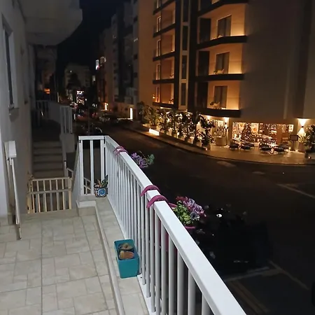 公寓 Large 3 Bedroom Near The Sea *