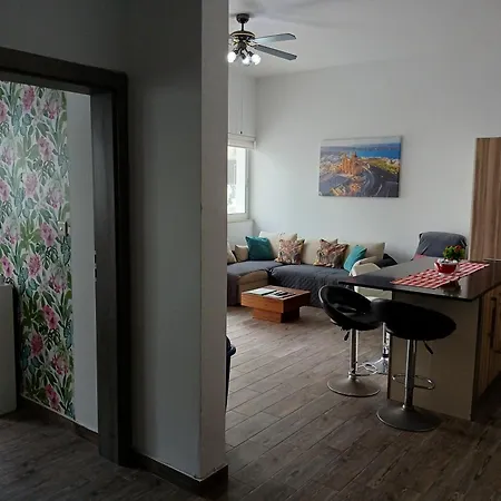 Large 3 Bedroom Near The Sea 公寓 圣保罗湾城