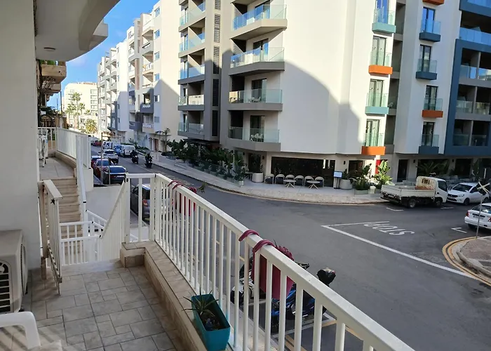 Apartman Spacious 3 Bedroom Near The Sea *