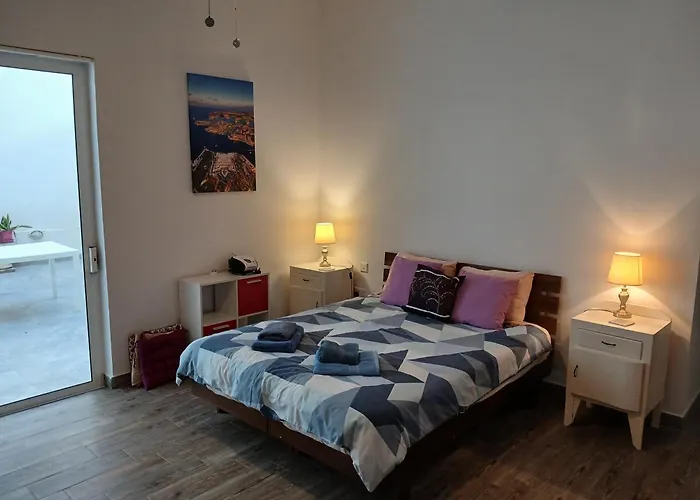 Spacious 3 Bedroom Near The Sea *