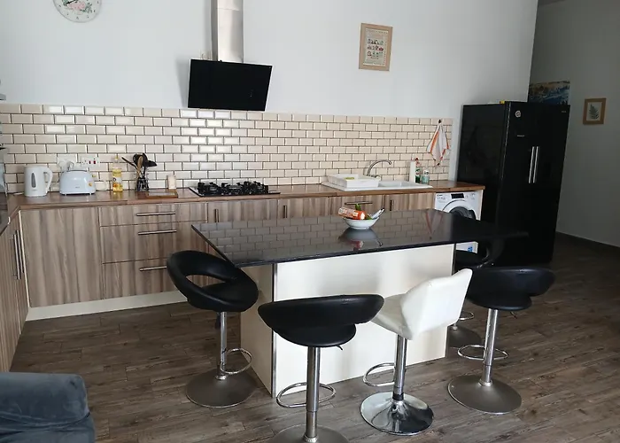 Apartman Spacious 3 Bedroom Near The Sea *