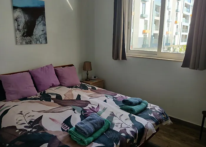 Spacious 3 Bedroom Near The Sea Apartman