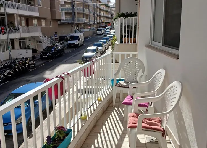 Apartment Spacious 3 Bedroom Near The Sea St. Paul's Bay